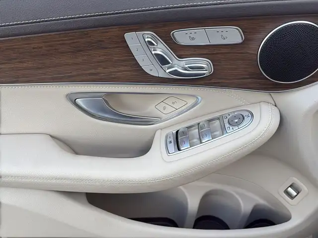 Mercedes-Benz GLC view 29