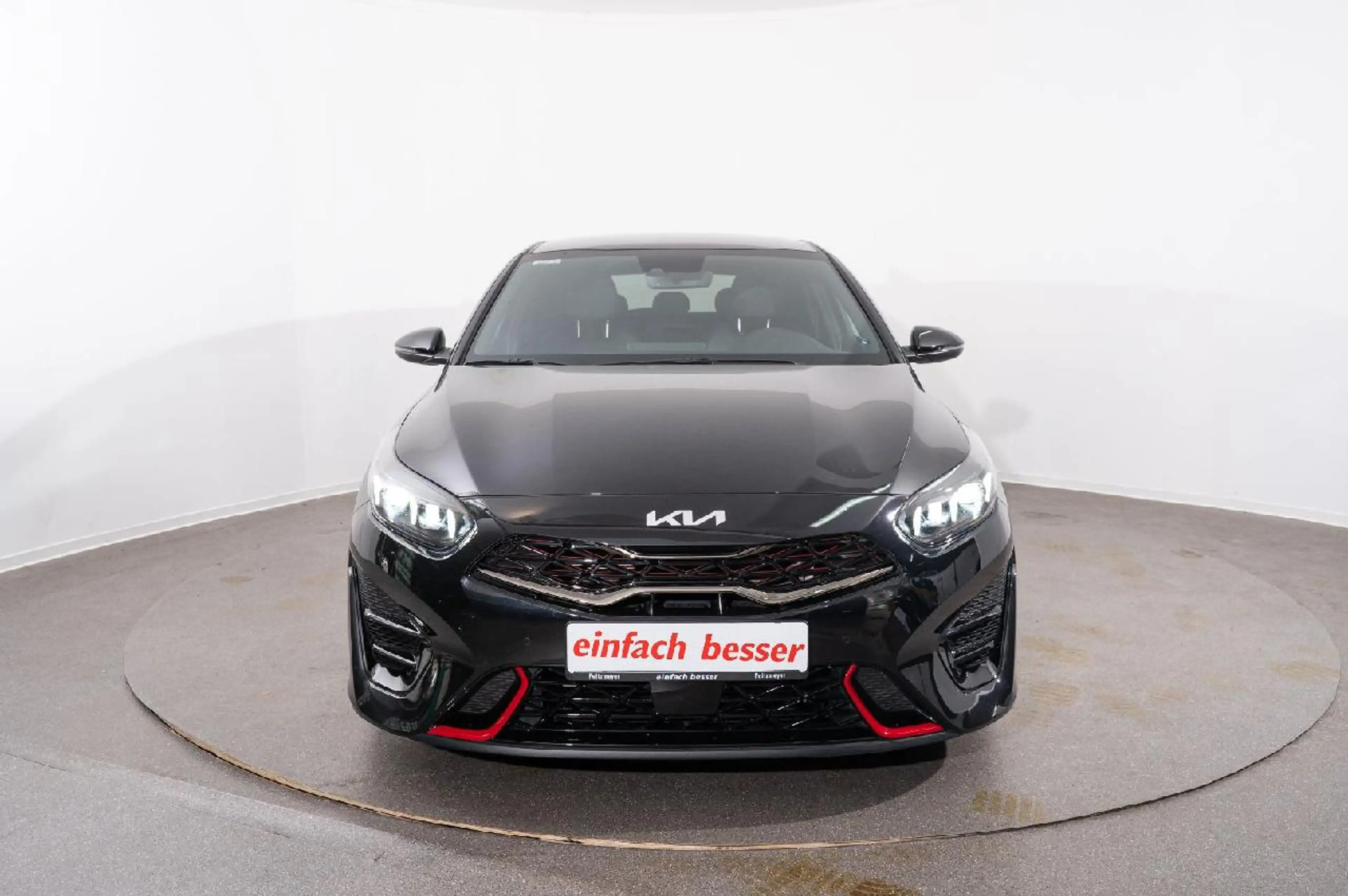 Kia Ceed / cee'd GT — photo 2