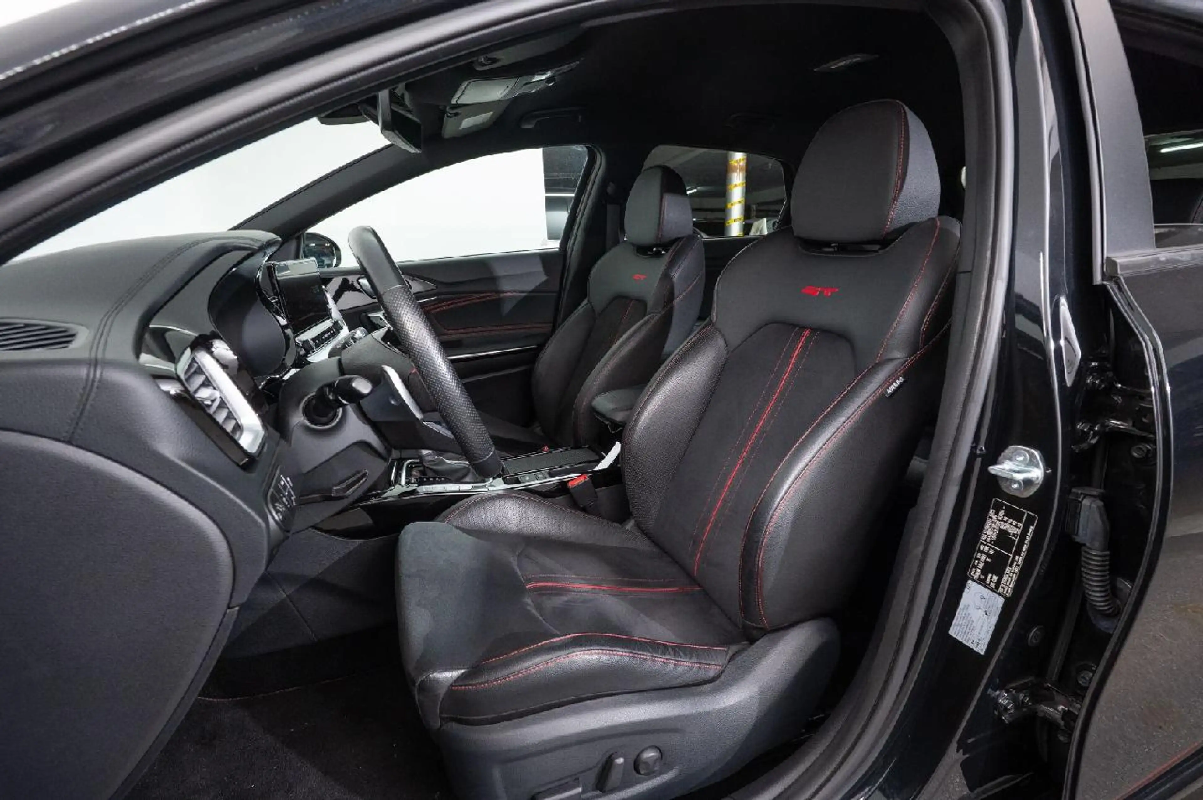 Kia Ceed / cee'd GT — photo 10