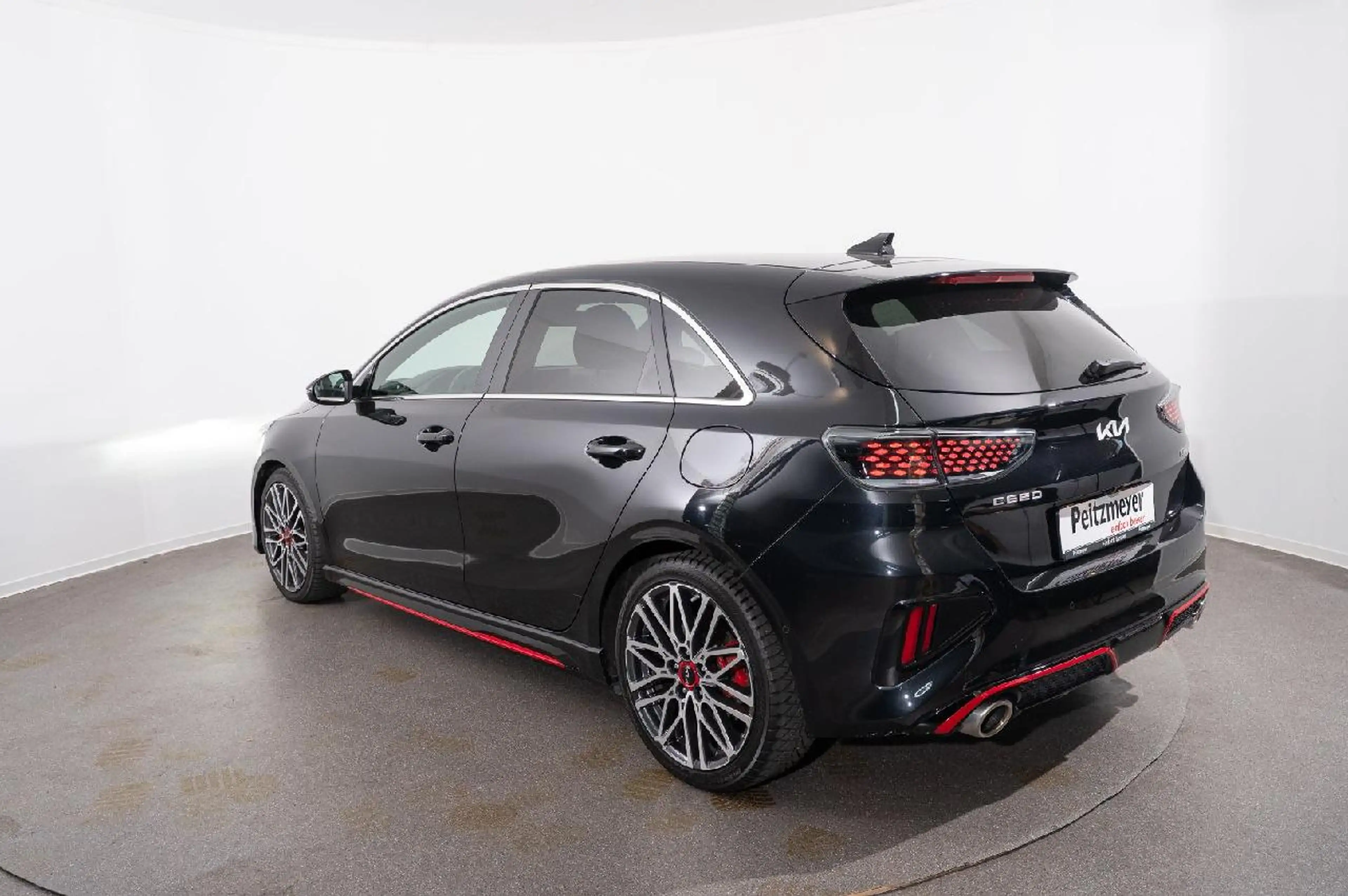 Kia Ceed / cee'd GT — photo 7