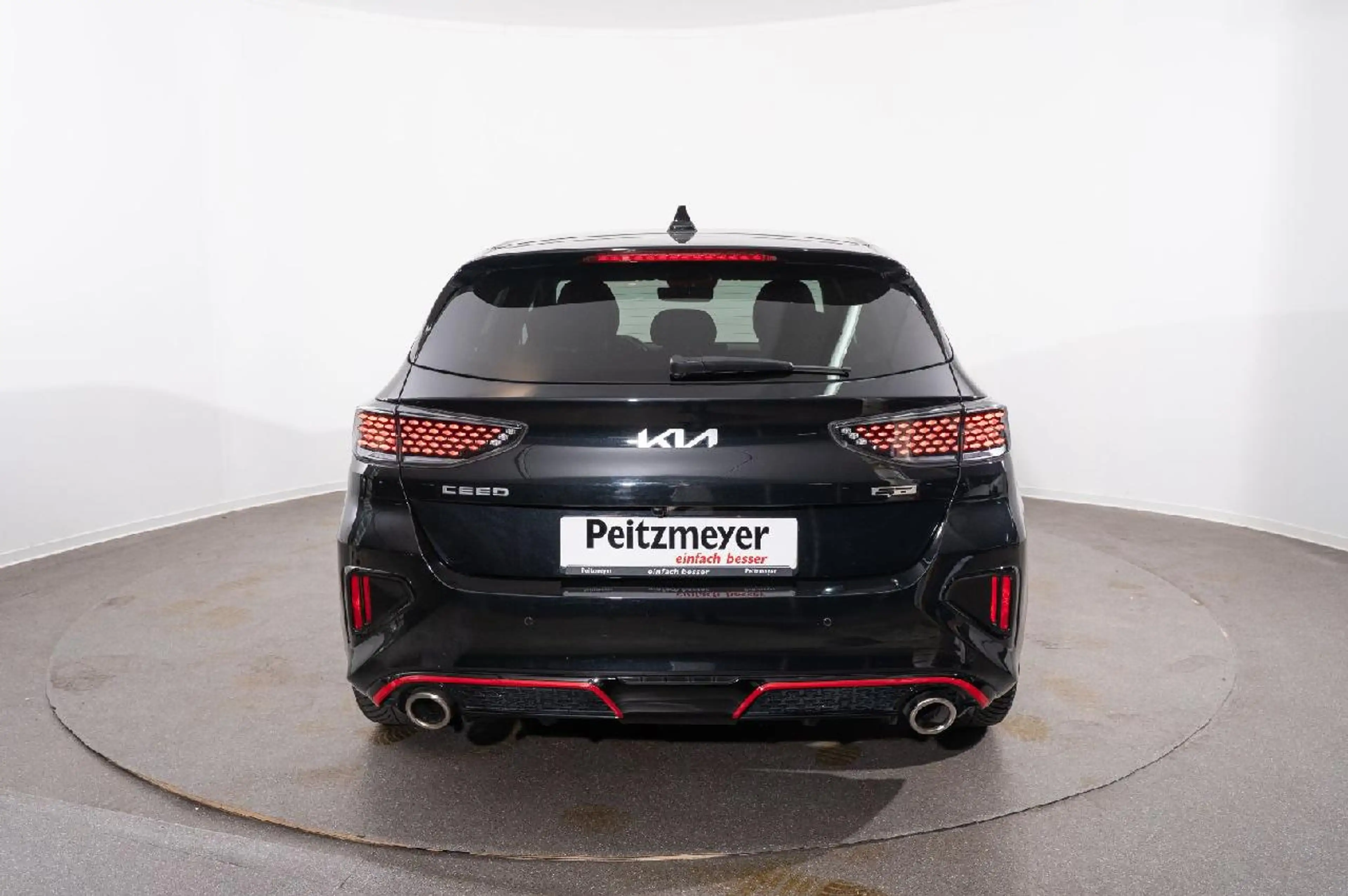 Kia Ceed / cee'd GT — photo 6