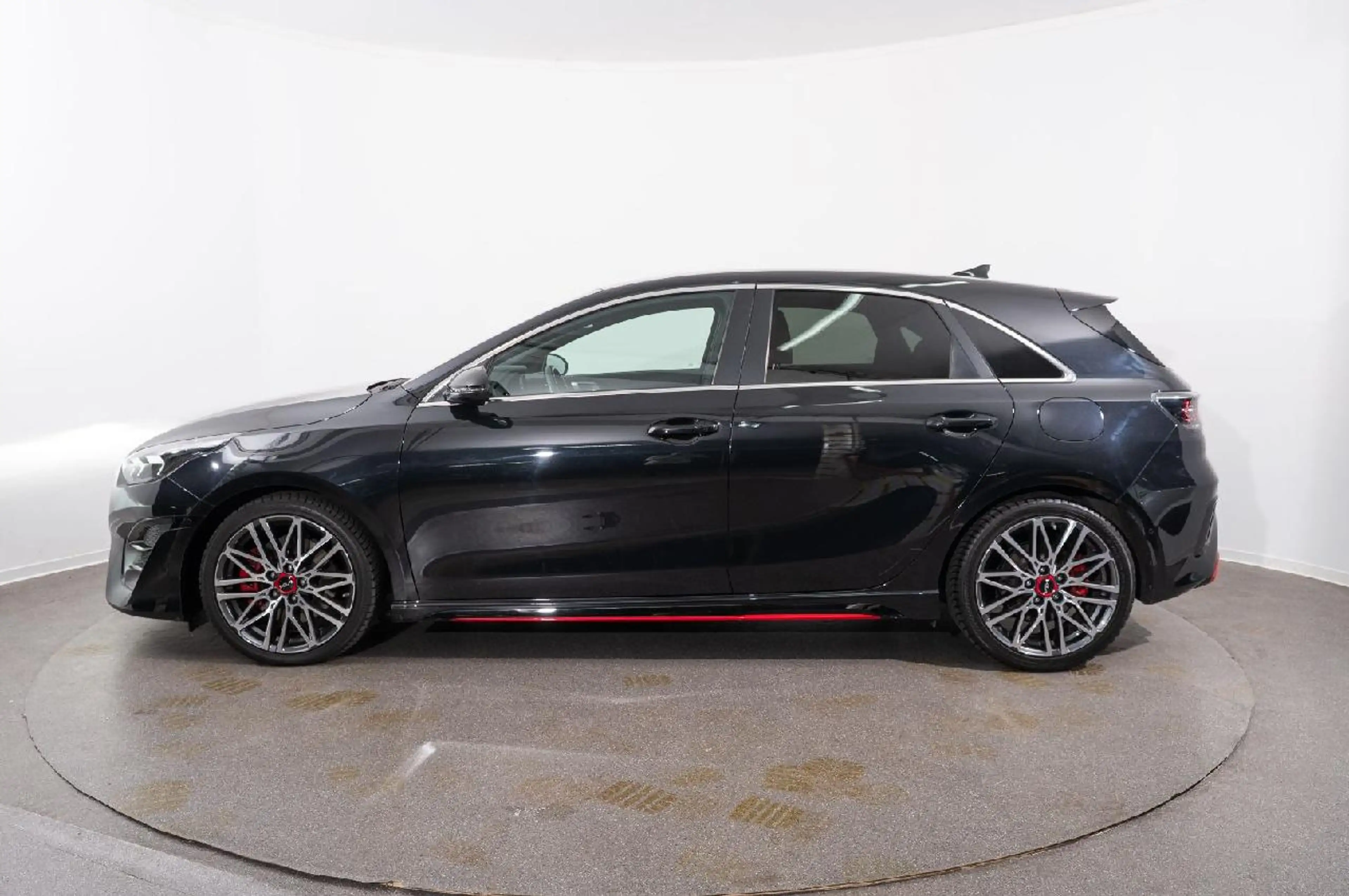 Kia Ceed / cee'd GT — photo 8