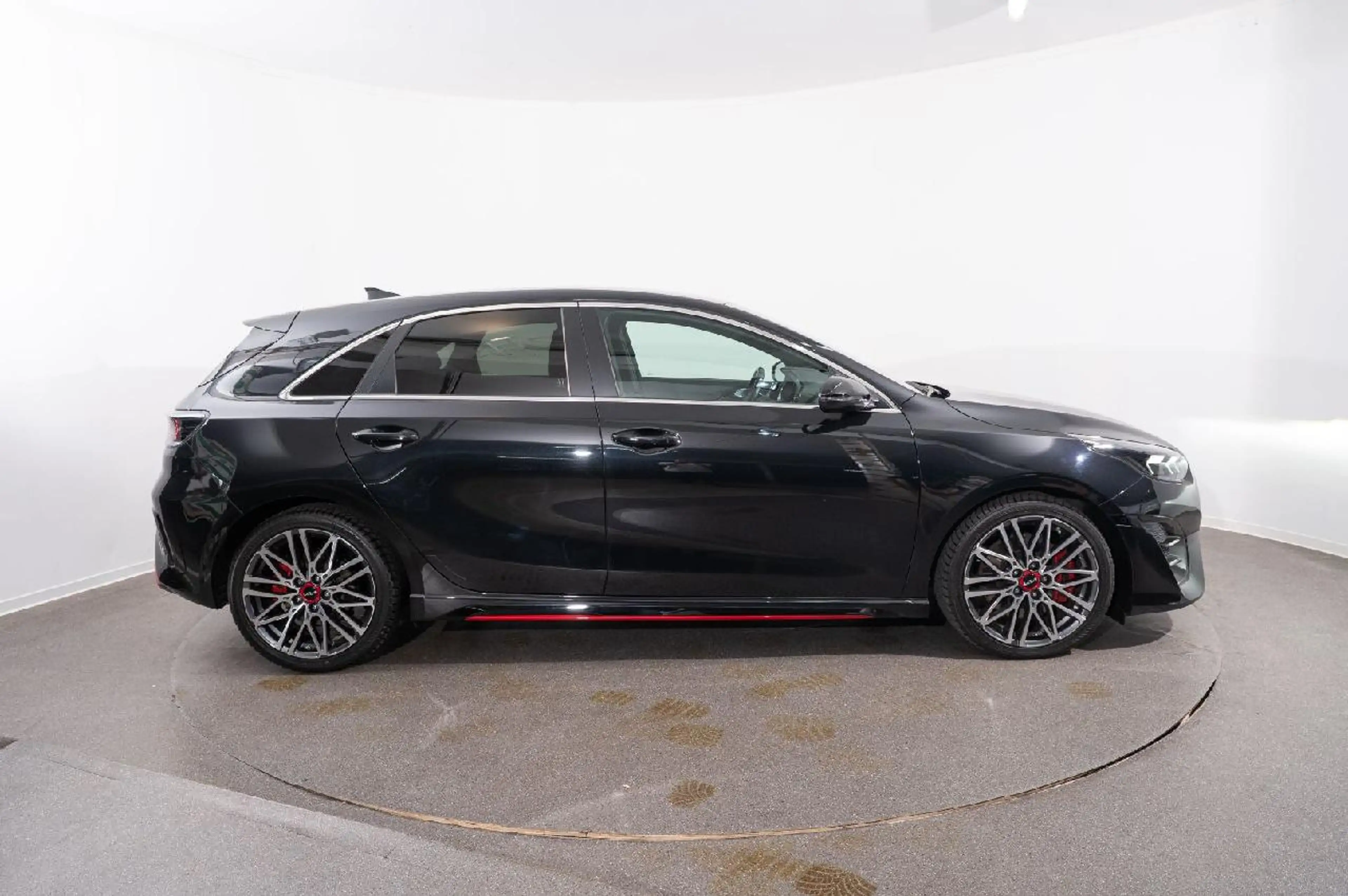 Kia Ceed / cee'd GT — photo 4