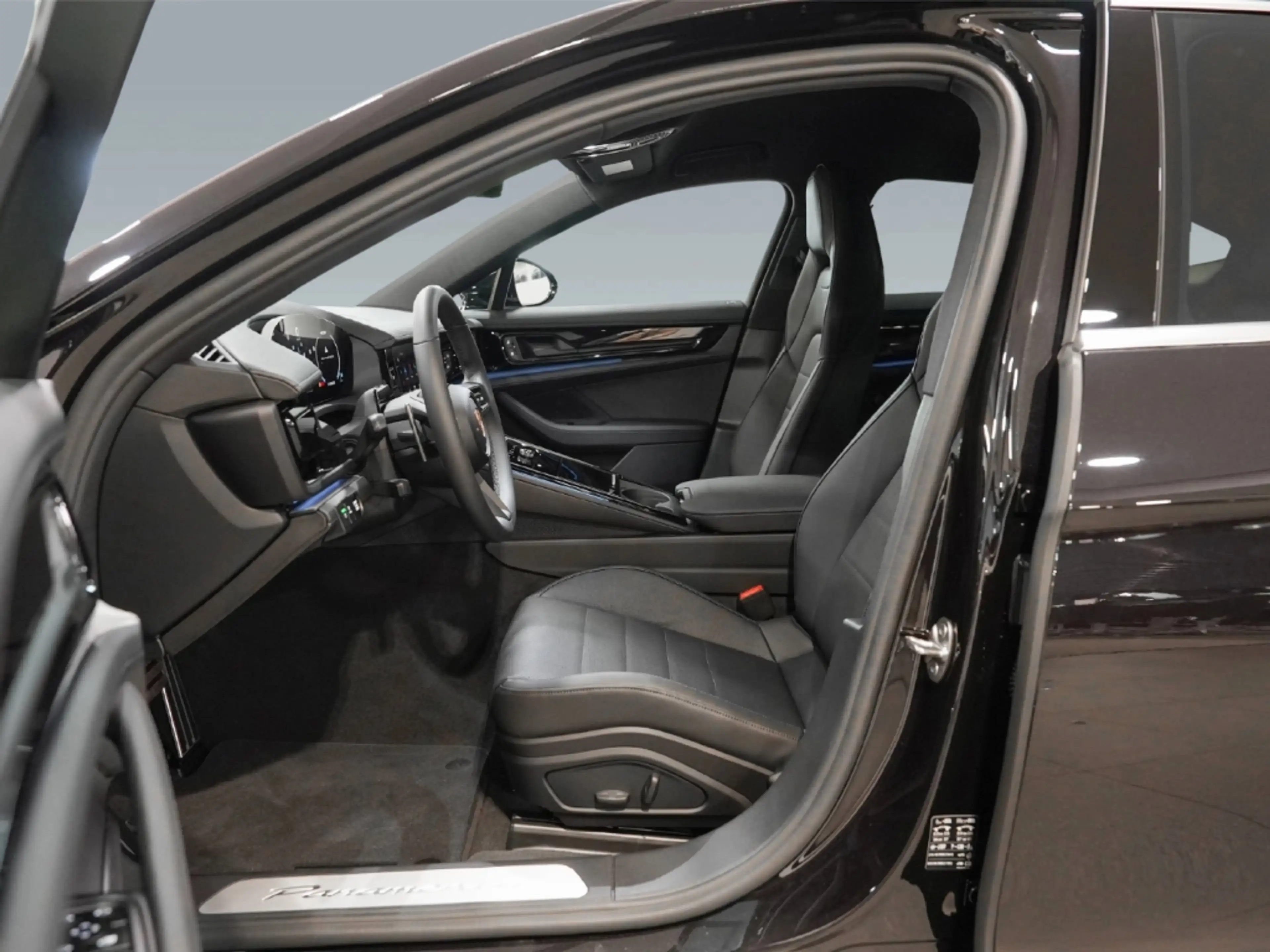 Porsche Panamera 4 E-Hybrid — photo 6