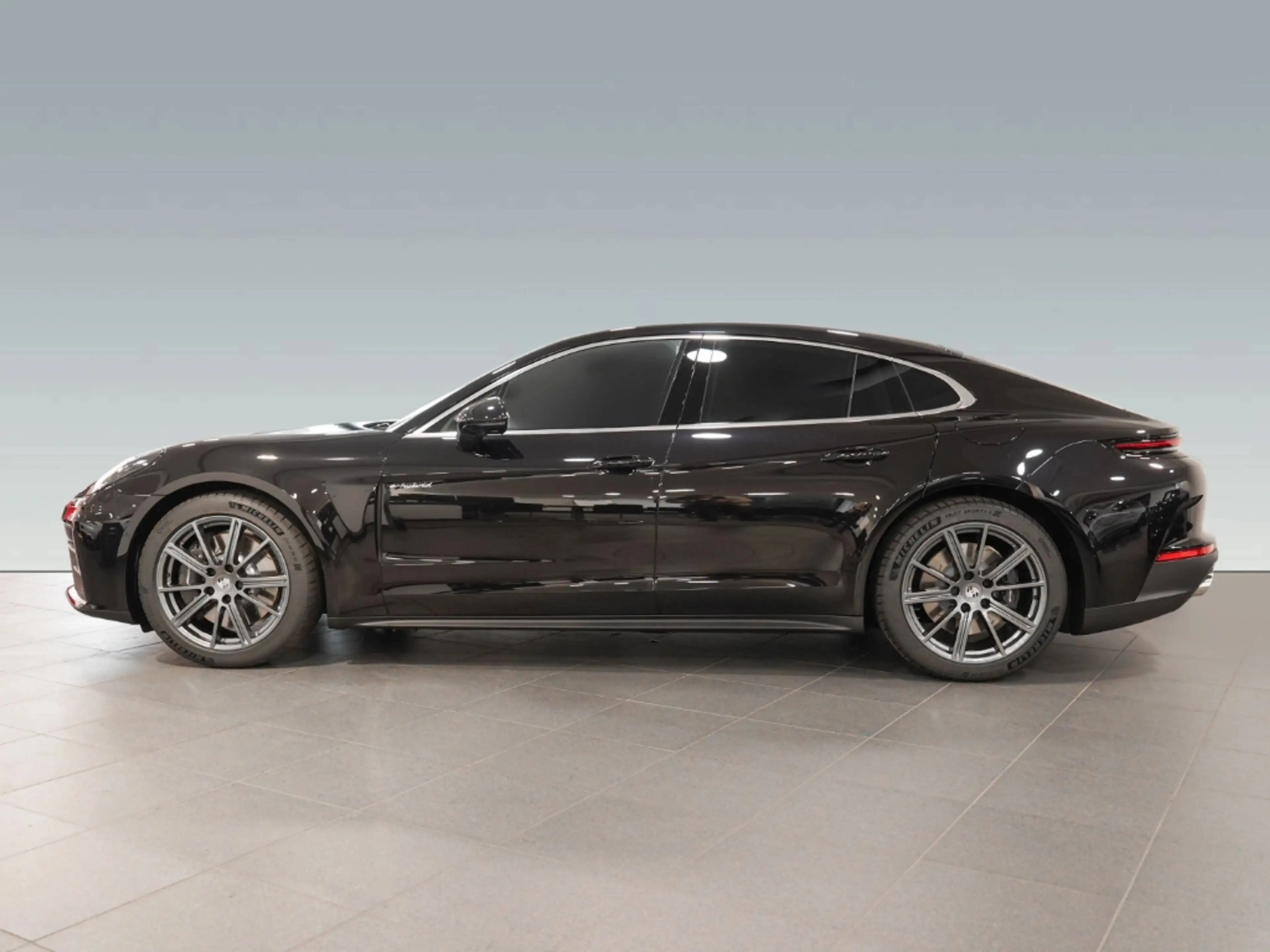 Porsche Panamera 4 E-Hybrid — photo 2