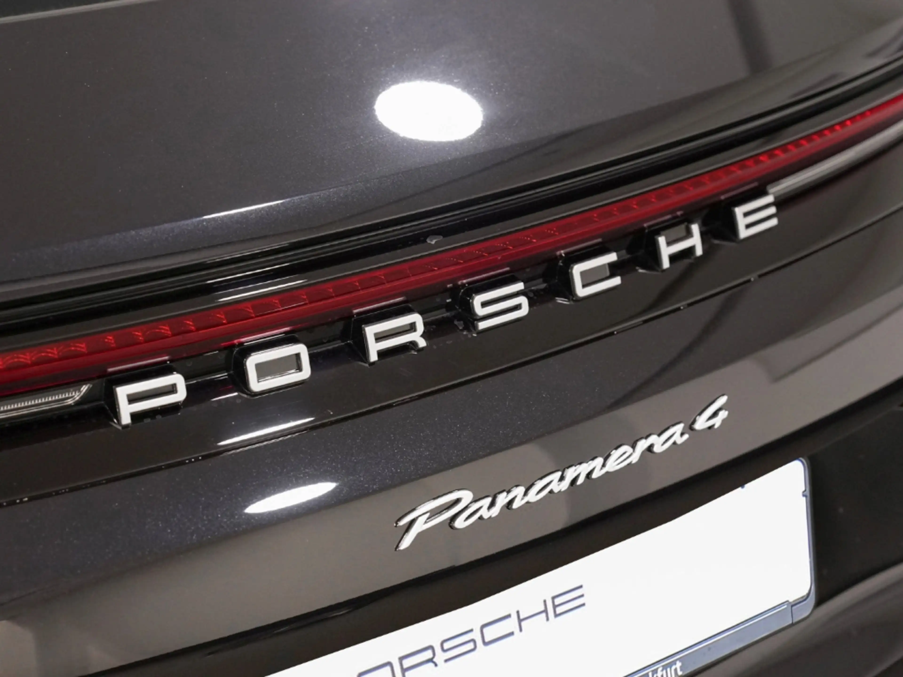 Porsche Panamera 4 E-Hybrid — photo 12