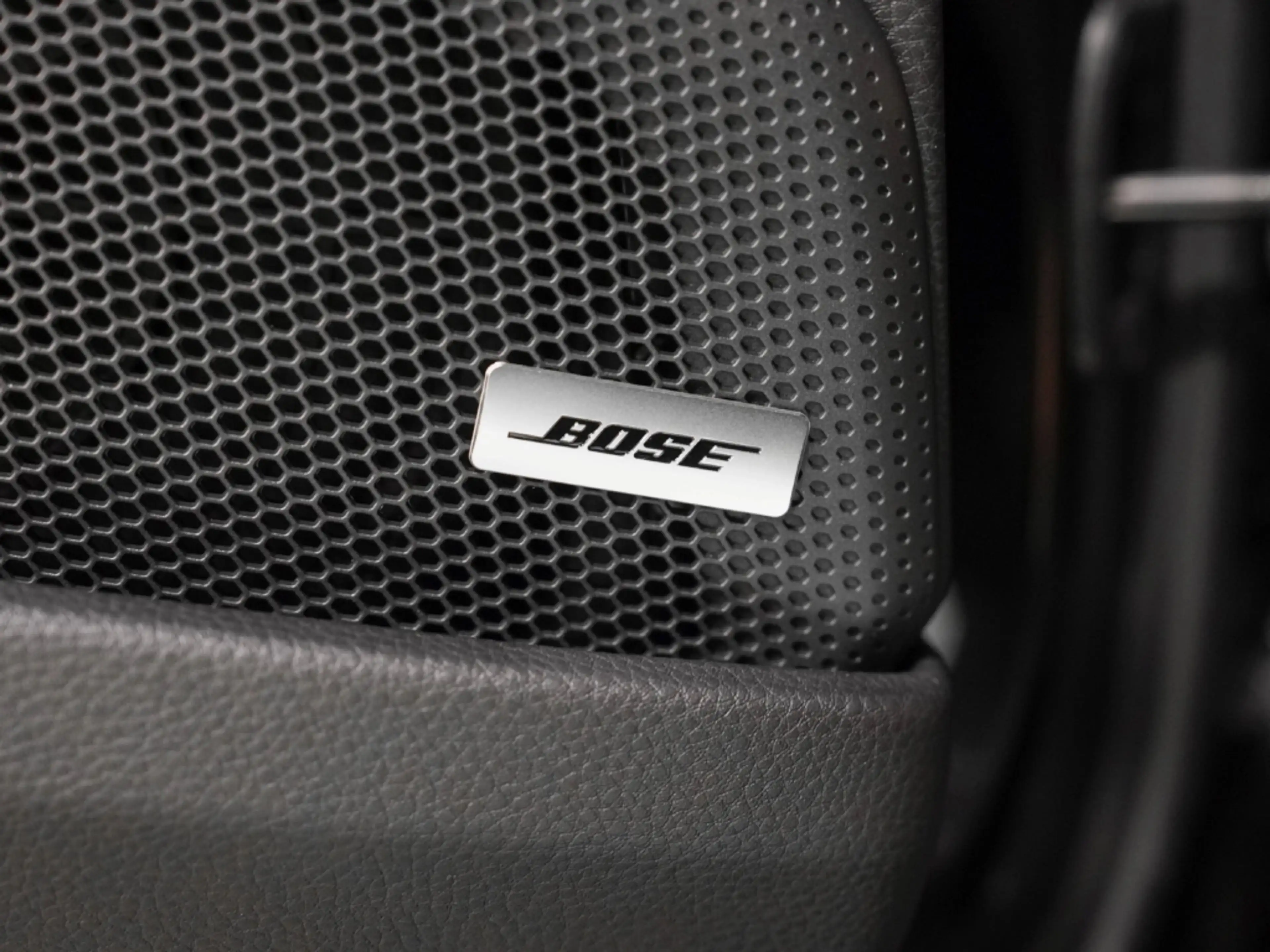 Porsche Panamera 4 E-Hybrid — photo 14