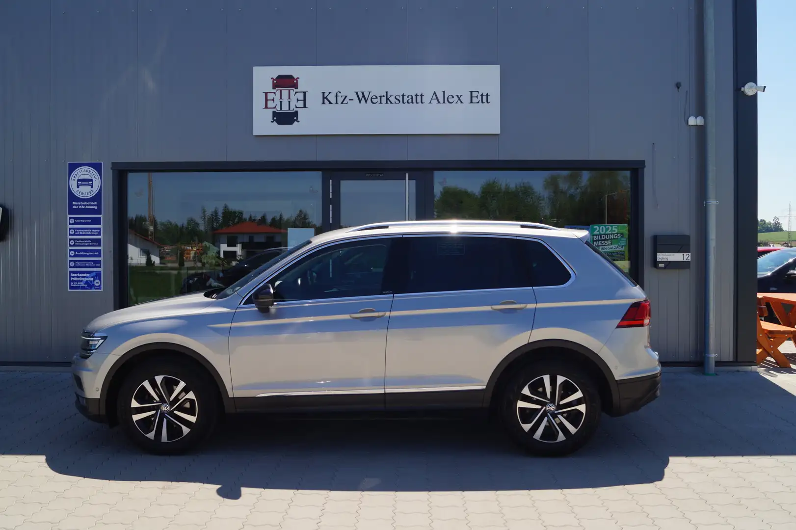 Volkswagen Tiguan IQ.DRIVE Diesel Automatik Gris - 2