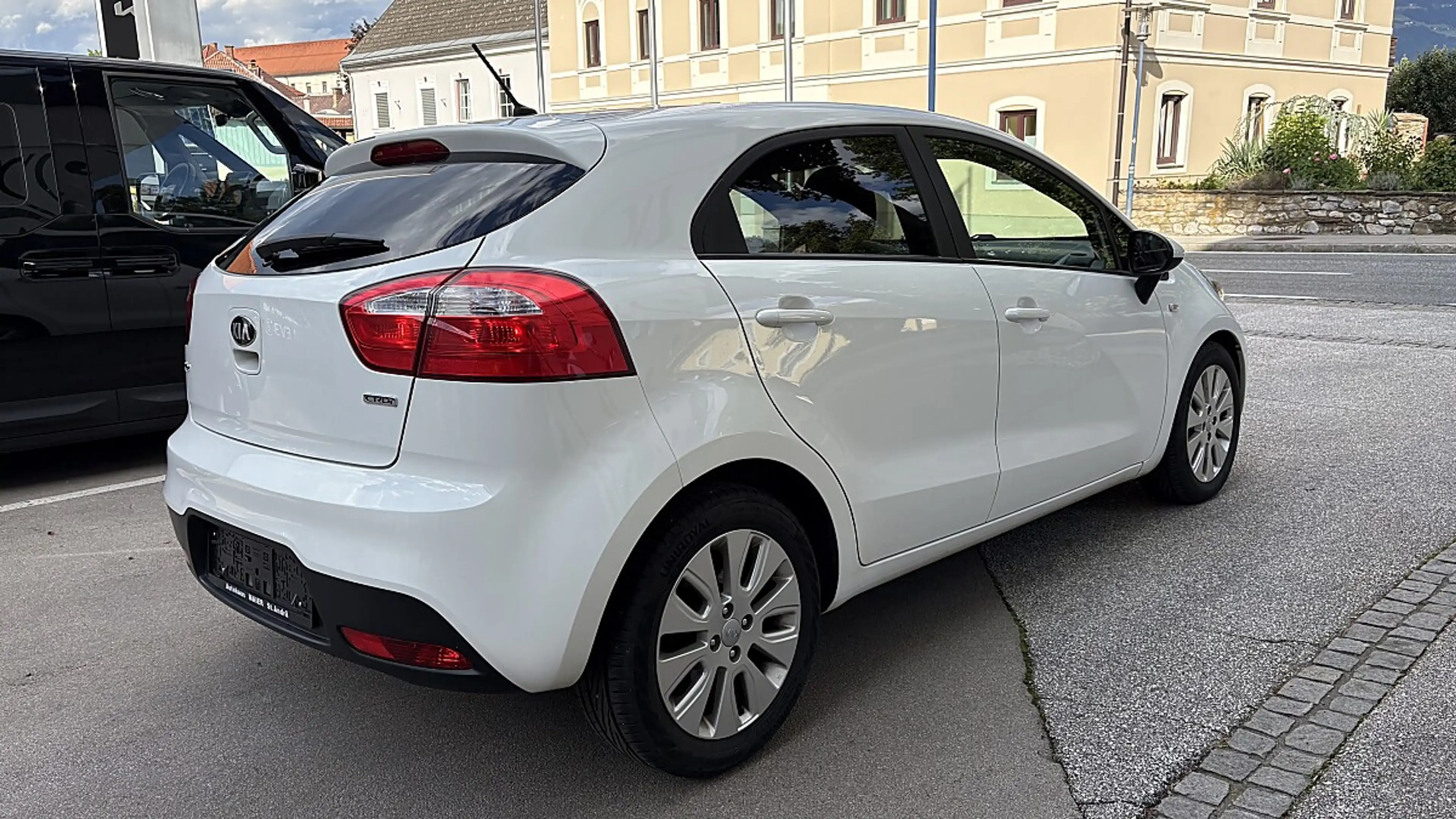 Kia Rio 1,4 CRDi Silber — photo 3