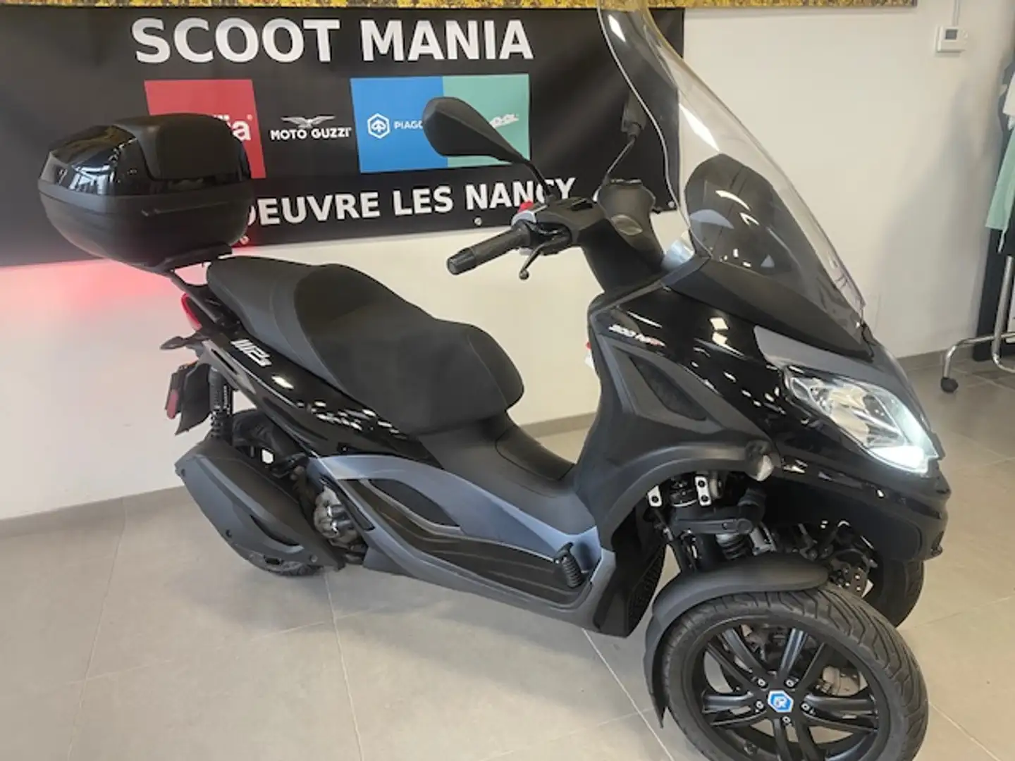 Piaggio MP3 300 Negro - 2