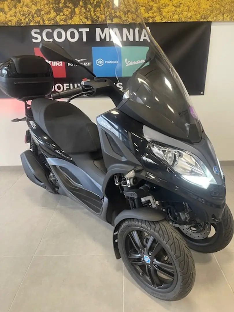 Piaggio MP3 300 Negro - 1