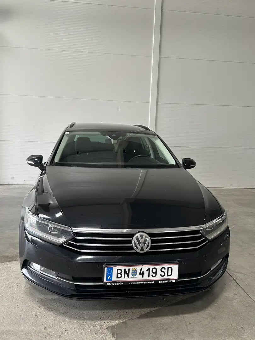 Volkswagen Passat Comfortline 2,0 TDI DSG Schwarz - 1