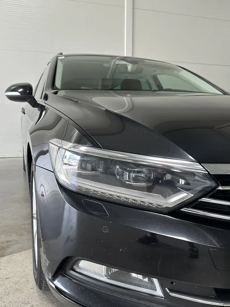 Volkswagen Passat Comfortline 2,0 TDI DSG Schwarz - 2