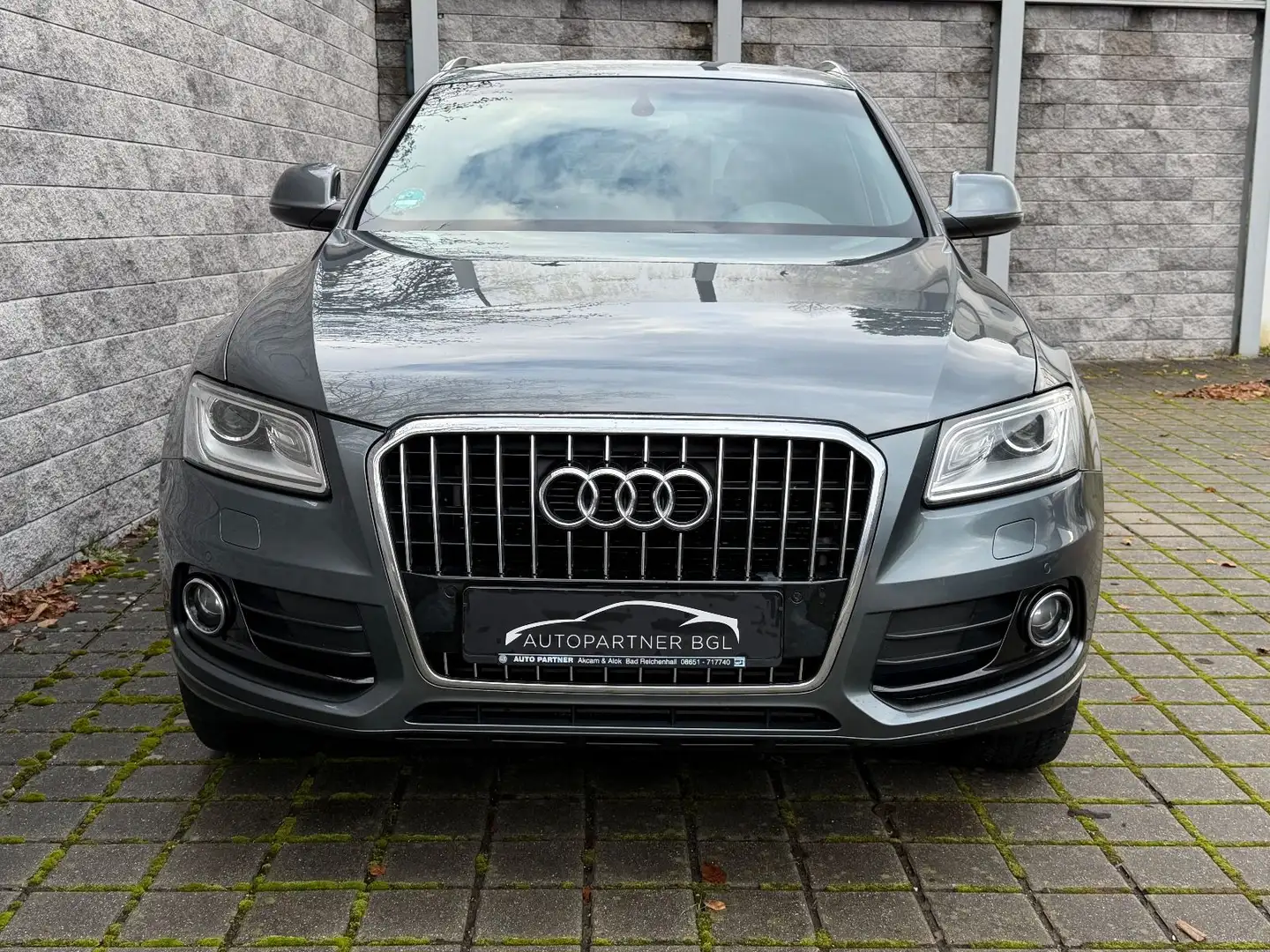 Audi Q5 2.0 TDI quattro 2x S-Line Sport Pano Leder Grau - 2