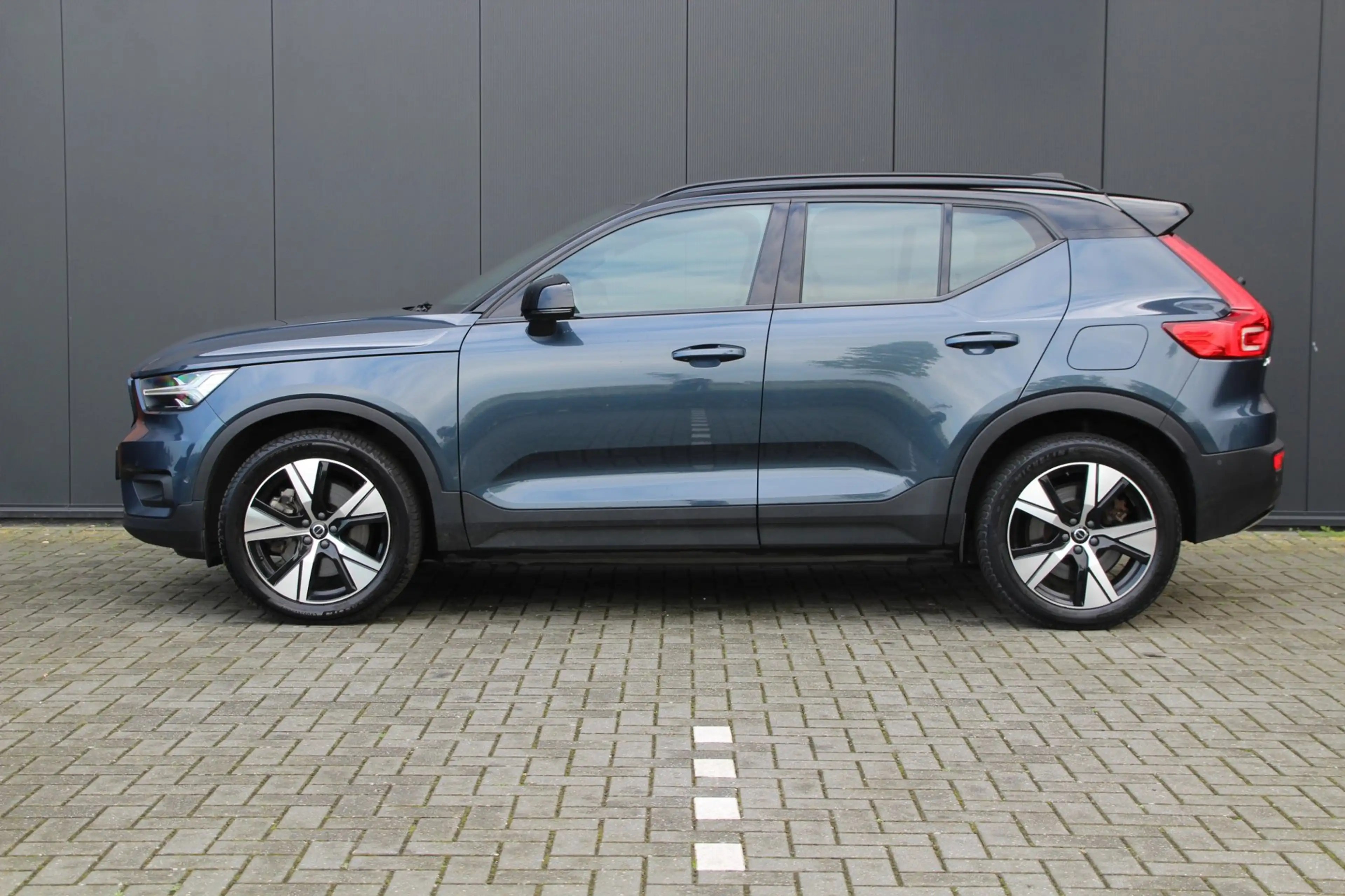 Volvo XC40 Recharge Pro | Panoramadak | 360 Camera | Trekhaak — photo 8