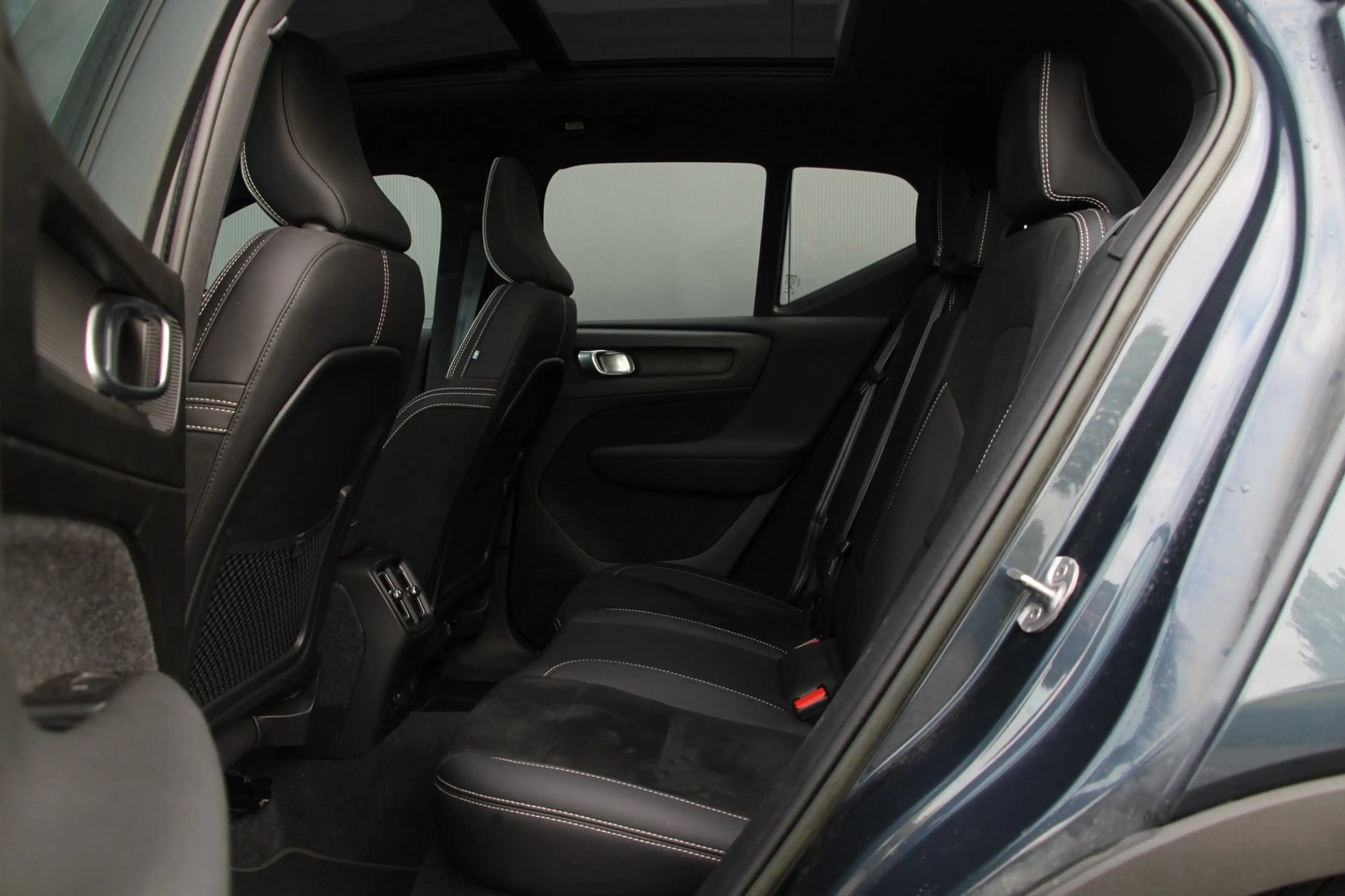 Volvo XC40 Recharge Pro | Panoramadak | 360 Camera | Trekhaak — photo 15