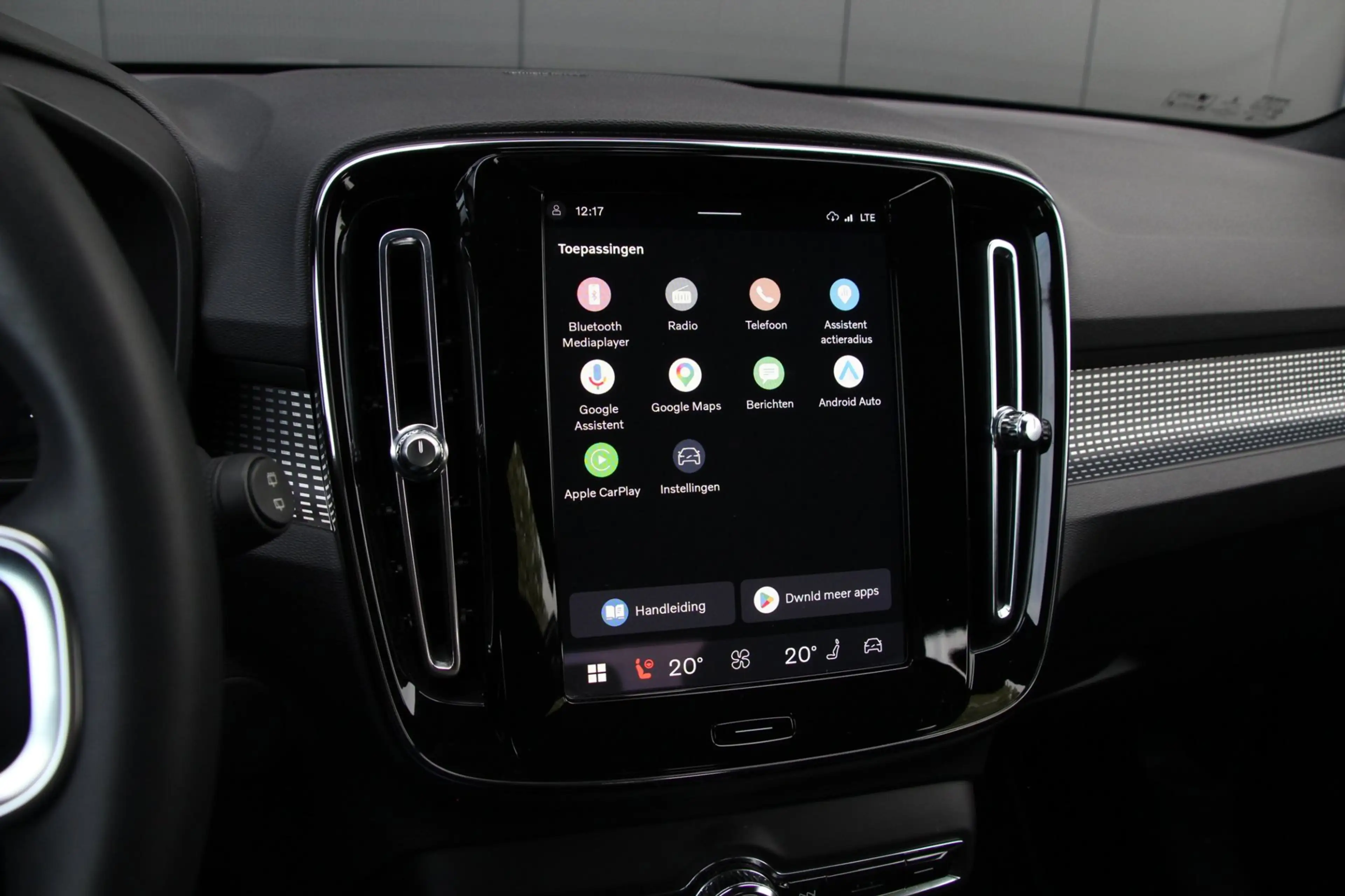Volvo XC40 Recharge Pro | Panoramadak | 360 Camera | Trekhaak — photo 27