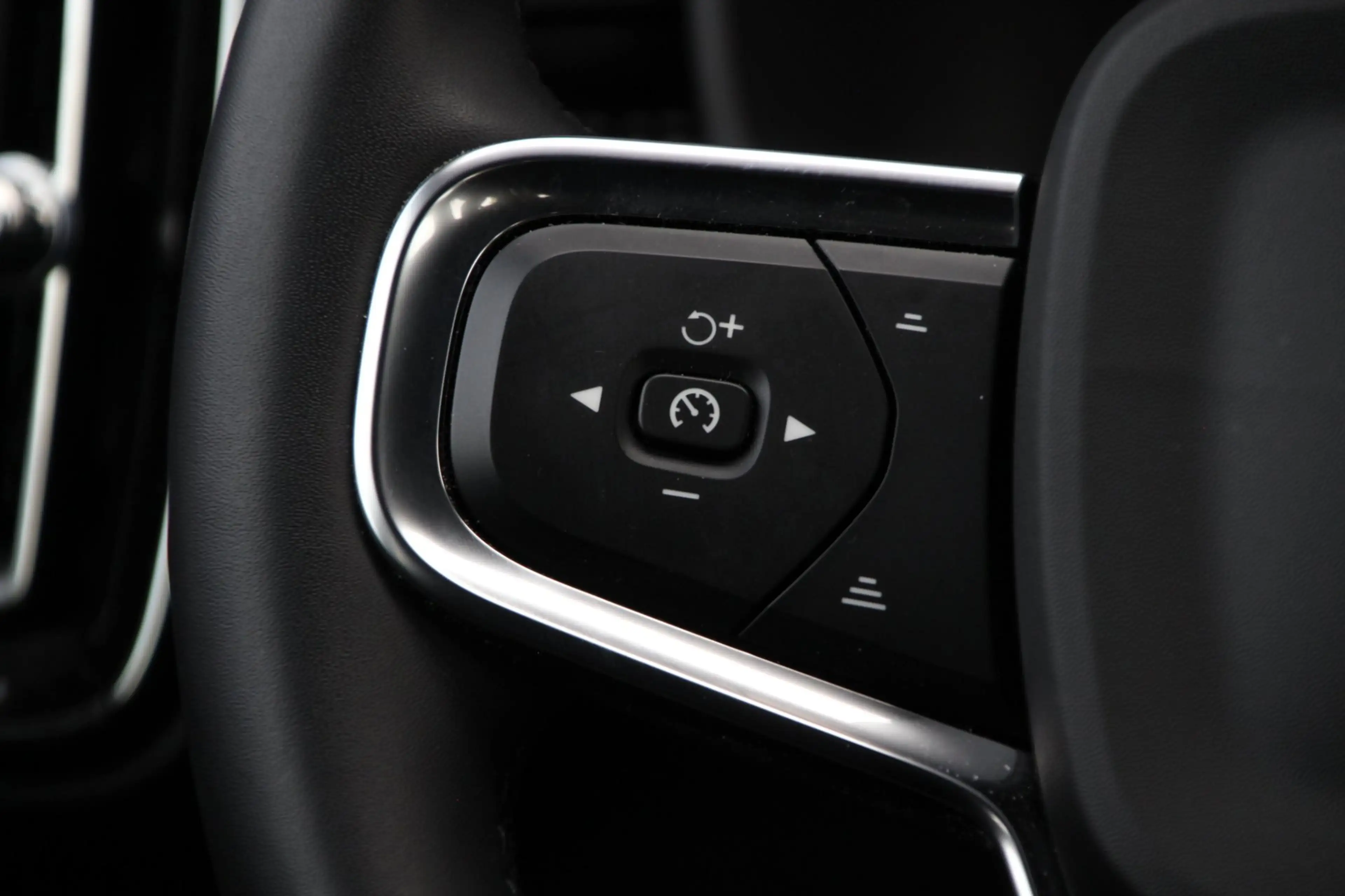 Volvo XC40 Recharge Pro | Panoramadak | 360 Camera | Trekhaak — photo 30