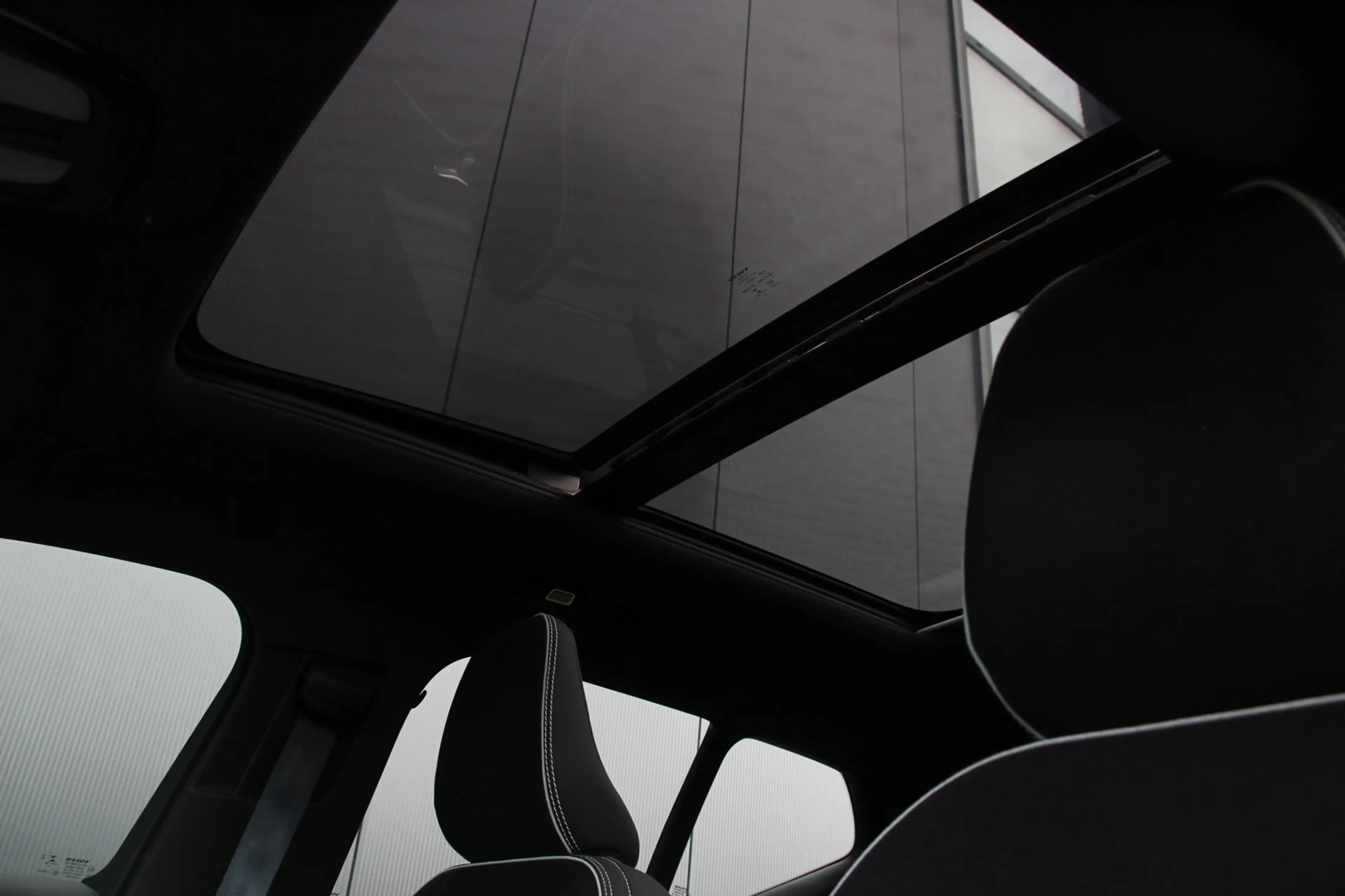 Volvo XC40 Recharge Pro | Panoramadak | 360 Camera | Trekhaak — photo 7