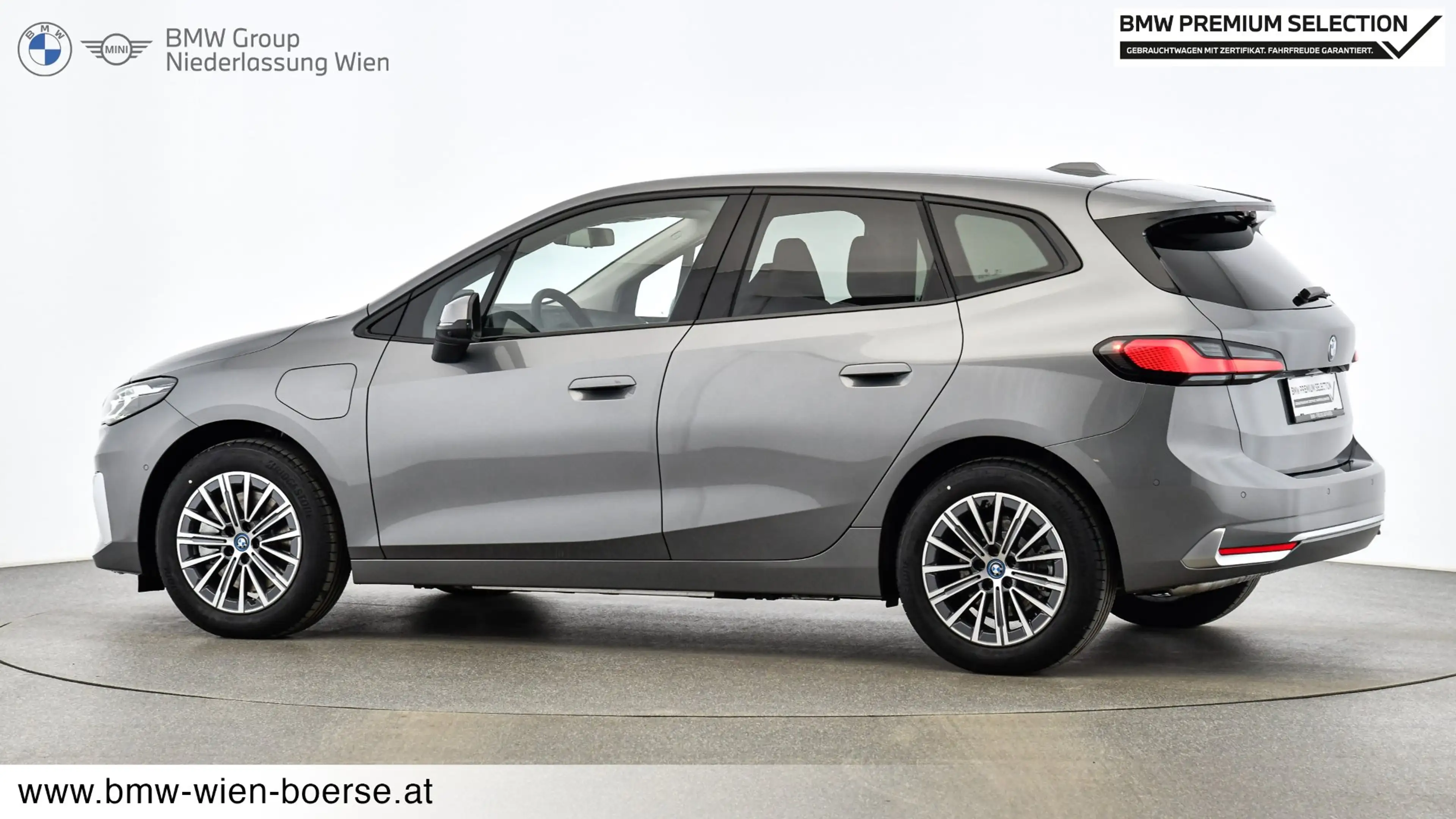 BMW 230 e xDrive — photo 4