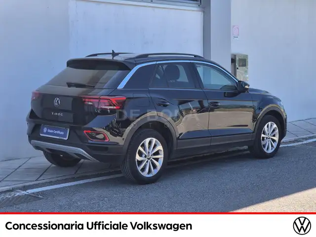 Volkswagen T-Roc view 5