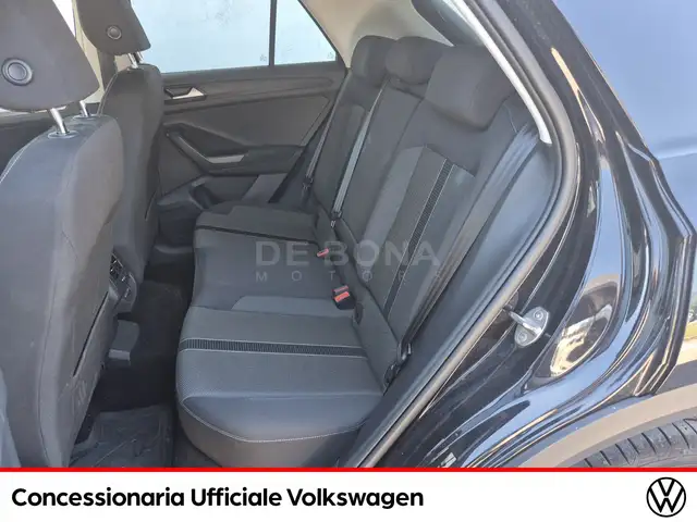 Volkswagen T-Roc view 9