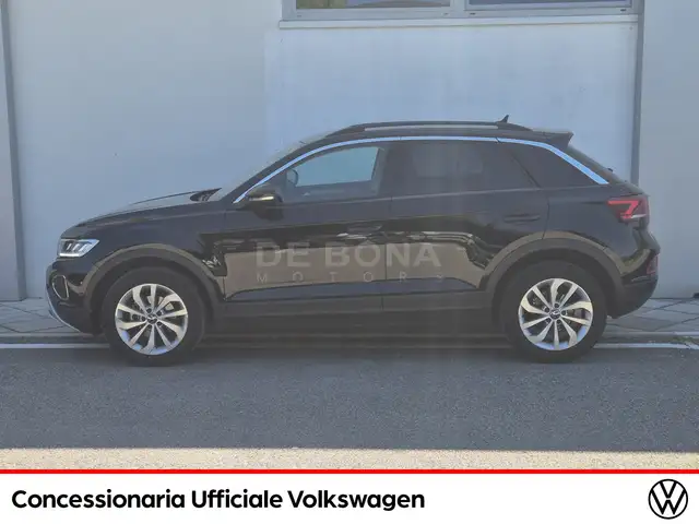Volkswagen T-Roc view 4