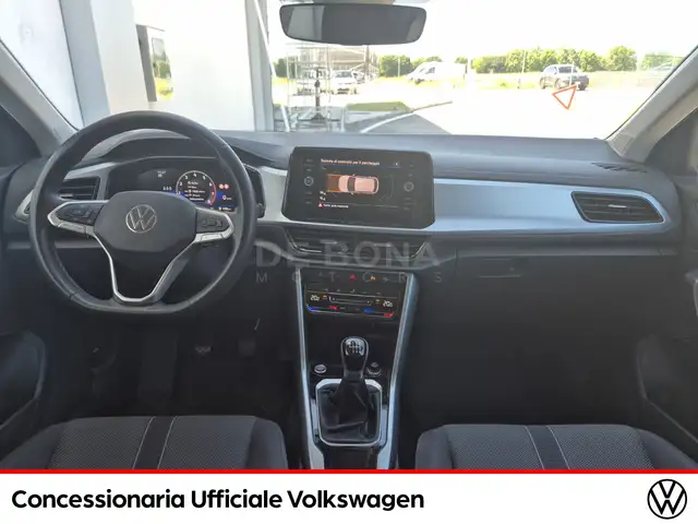 Volkswagen T-Roc view 10