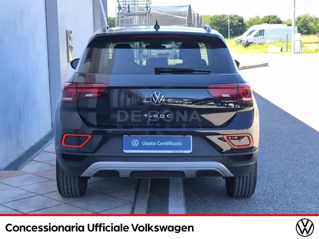 Volkswagen T-Roc view 6