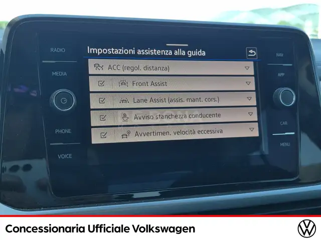 Volkswagen T-Roc view 15