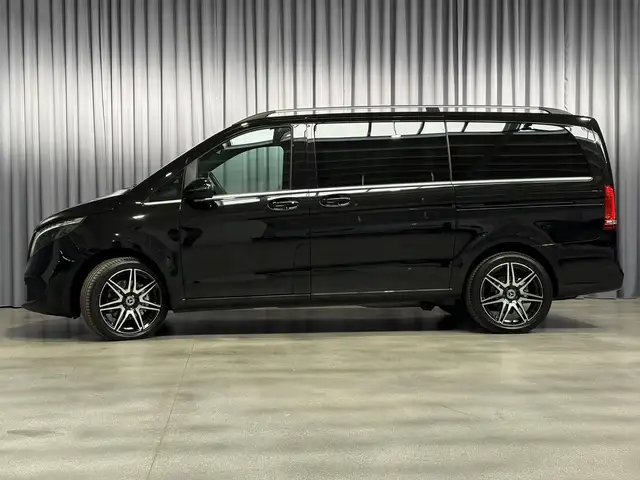 Mercedes-Benz V-Class view 2