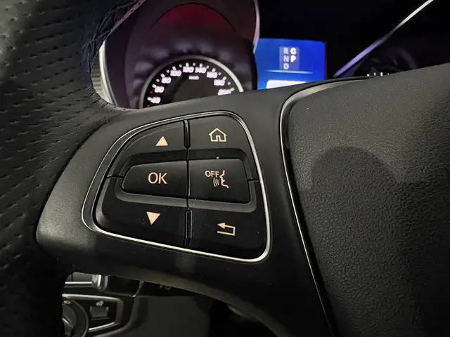 Mercedes-Benz V-Class view 17