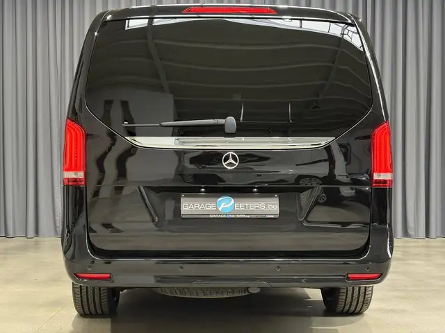 Mercedes-Benz V-Class view 4