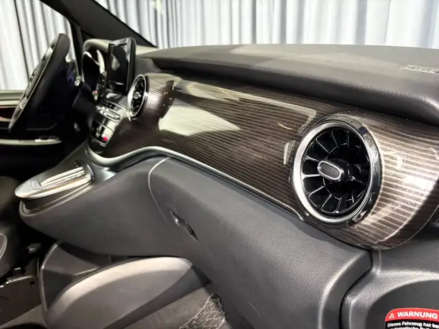 Mercedes-Benz V-Class view 11
