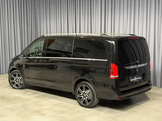 Mercedes-Benz V-Class view 3
