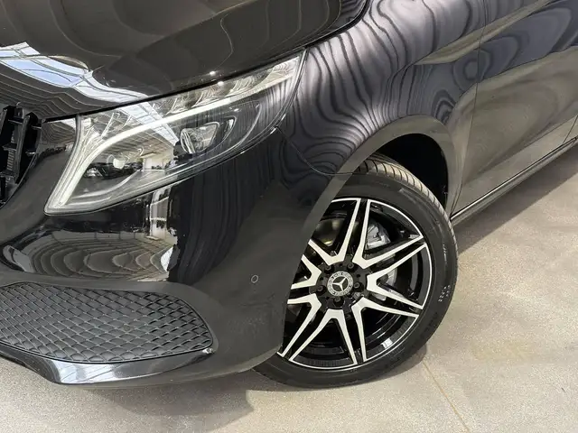 Mercedes-Benz V-Class view 6