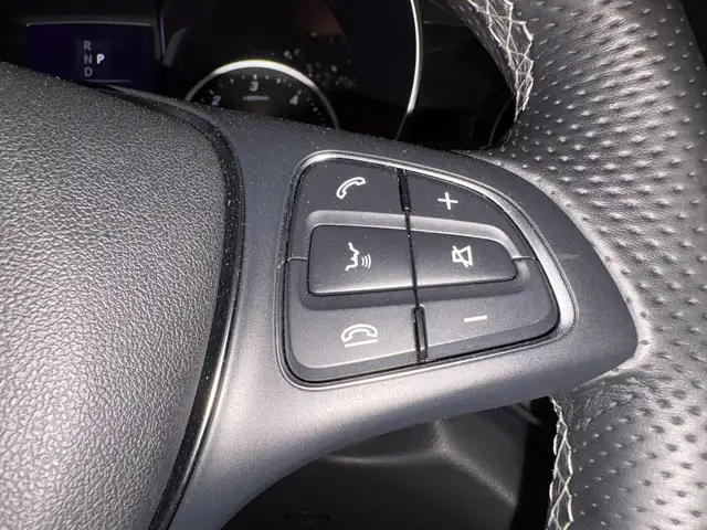Mercedes-Benz V-Class view 18