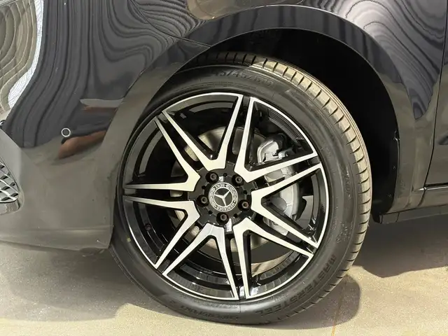Mercedes-Benz V-Class view 7