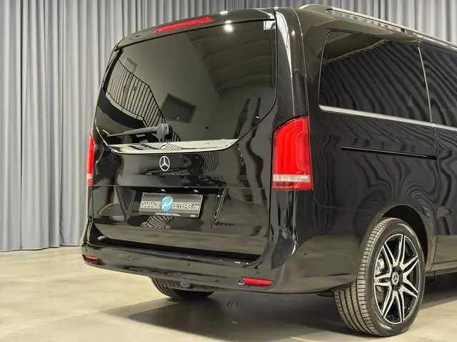 Mercedes-Benz V-Class view 29
