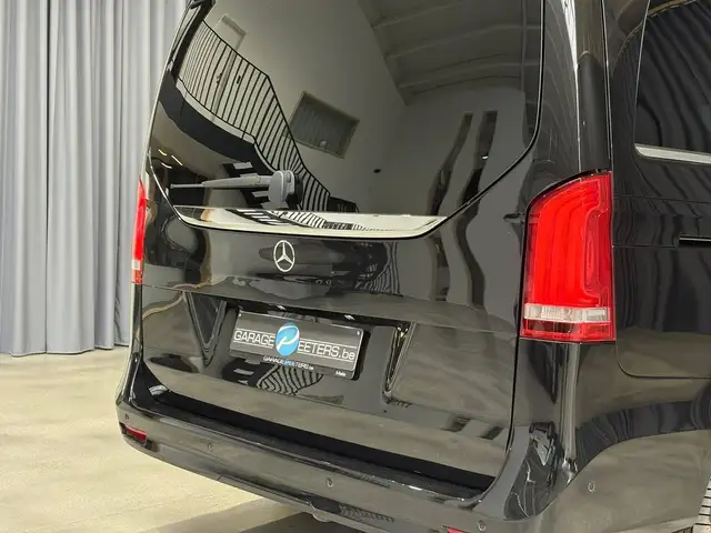 Mercedes-Benz V-Class view 30