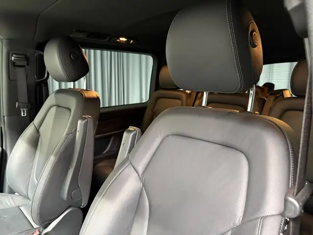 Mercedes-Benz V-Class view 26