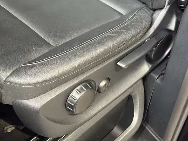 Mercedes-Benz V-Class view 23