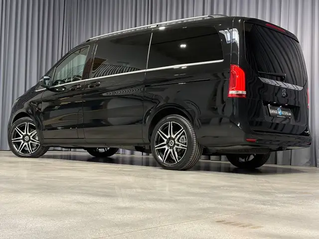 Mercedes-Benz V-Class view 8
