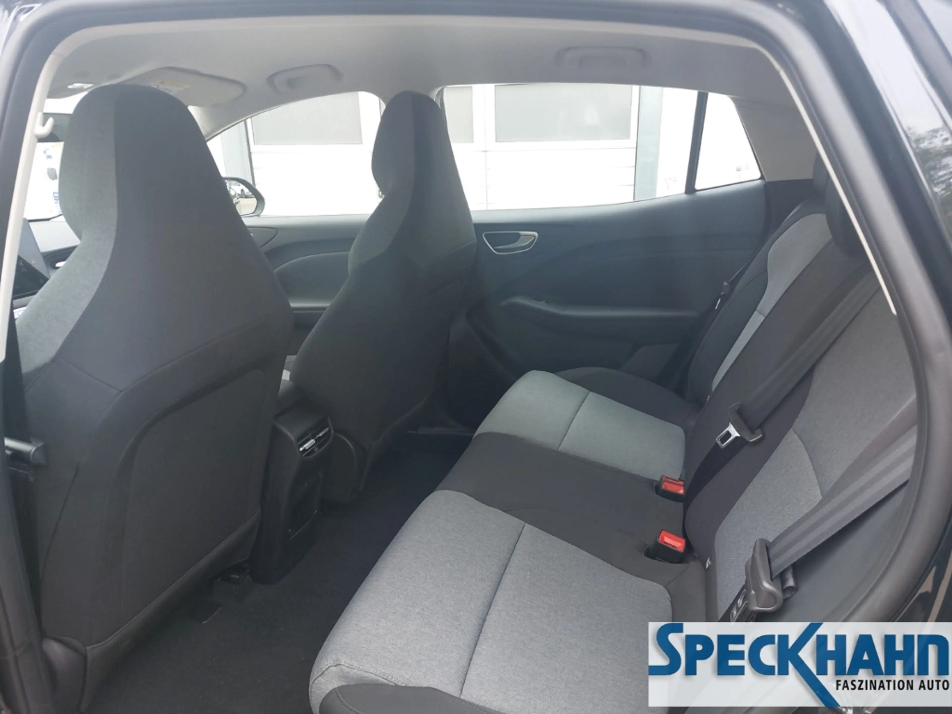 MG MG4 Comfort 43 kWh ACC MG-Pilot Kamera LED Apple CarPl — photo 13