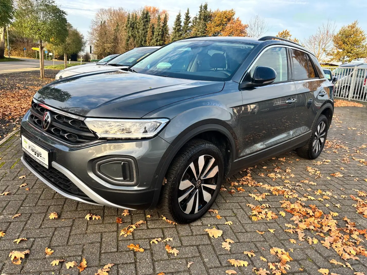Volkswagen T-Roc Goal 1.5 TSI DSG Grau - 1