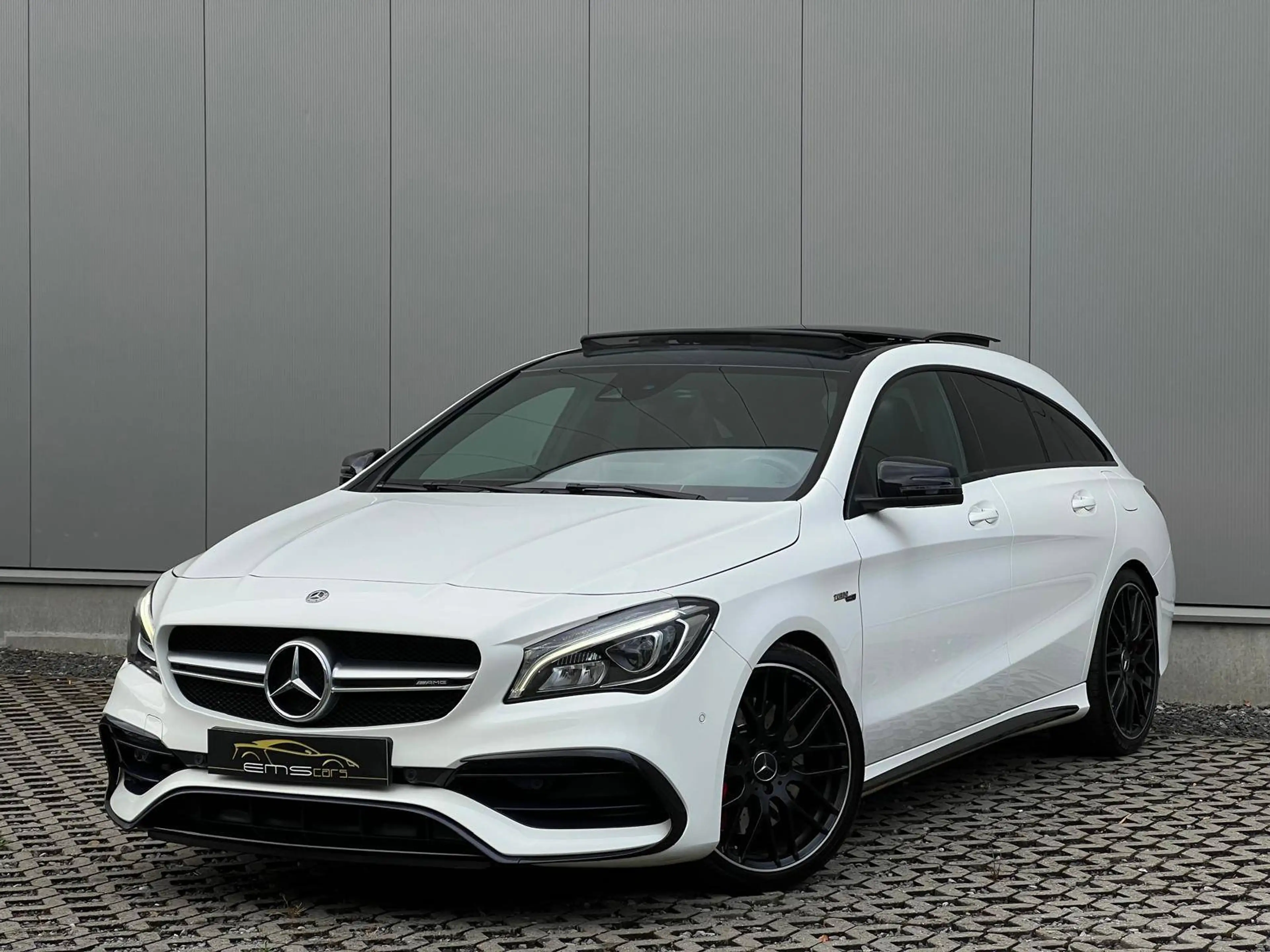 Mercedes-Benz CLA 45 AMG AMG 4-Matic Automaat- Pano- Camera- Navi- AMG Uitlaatknop- Night Pack- Garantie!