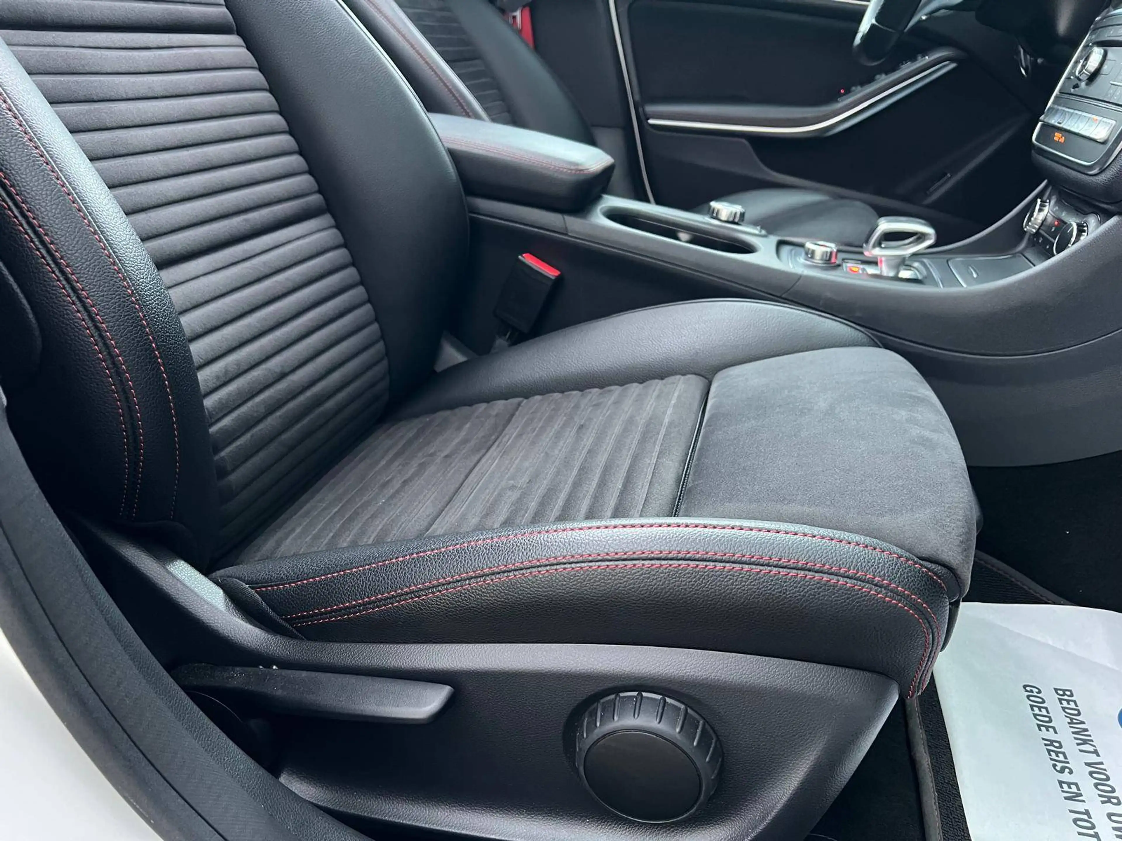 Mercedes-Benz CLA 45 AMG AMG 4-Matic Automaat- Pano- Camera- Navi- AMG Uitlaatknop- Night Pack- Garantie! — photo 9