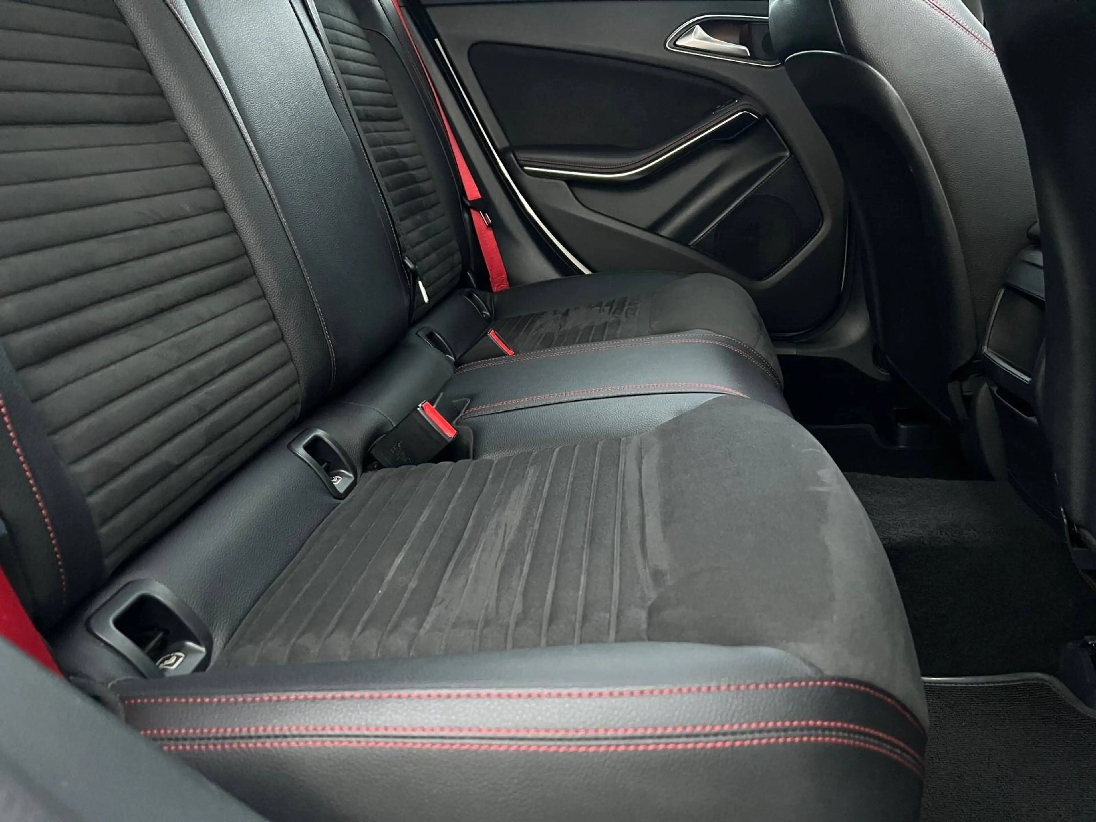 Mercedes-Benz CLA 45 AMG AMG 4-Matic Automaat- Pano- Camera- Navi- AMG Uitlaatknop- Night Pack- Garantie! — photo 11