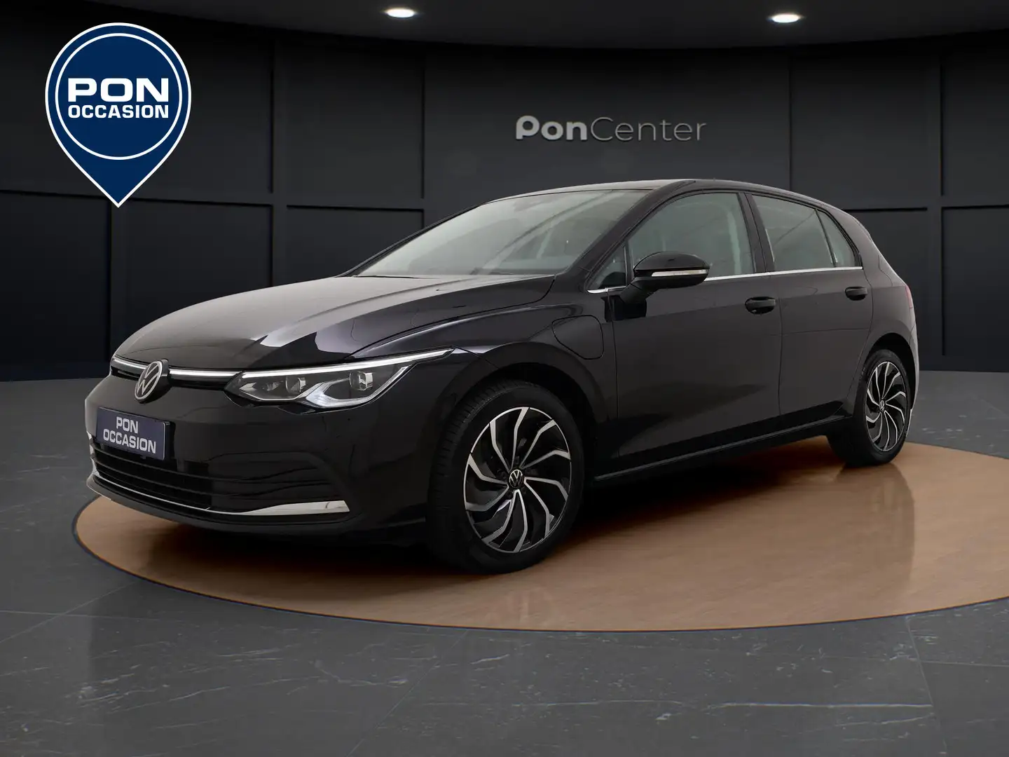 Volkswagen Golf 1.4 eHybrid Style | Navigatie | Apple Carplay | AC Zwart - 1