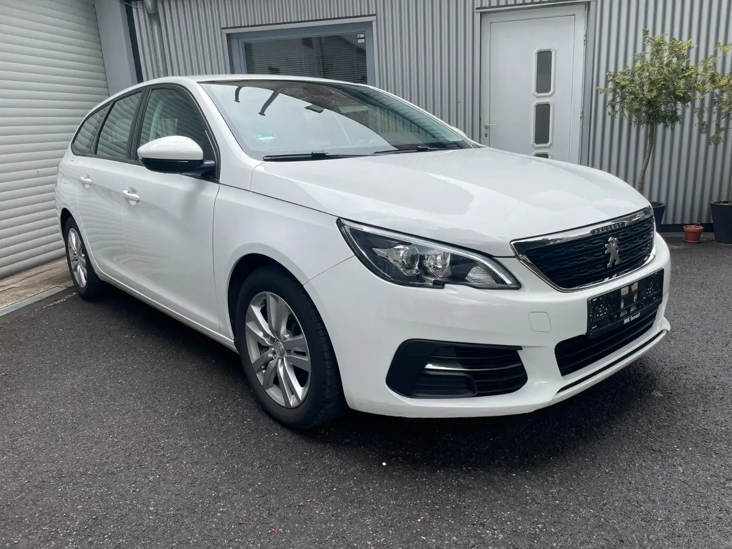 Peugeot 308 SW Active Navi Klima LED SHZ PDC Tempomat Weiß - 1
